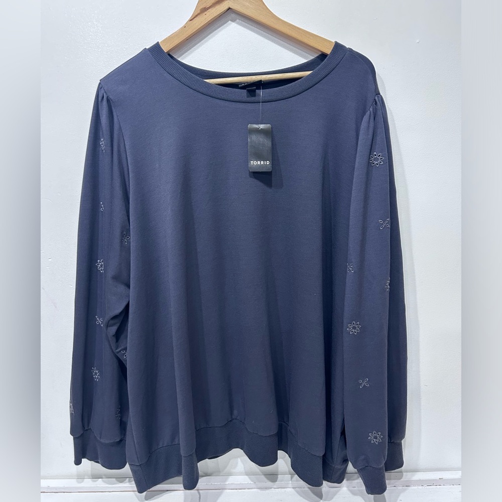 Torrid Plus Size 4X (26) Eyelet Sleeve Crewneck Sweatshirt Gray French Terry NWT